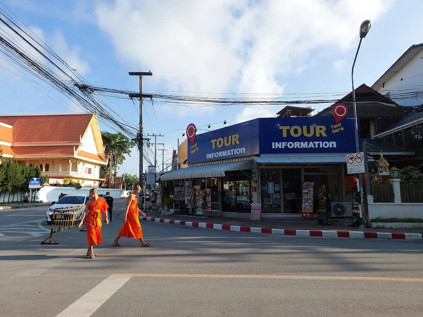 JoinUsThai main office in front of Wat Phra Singh, Chiang Mai Old City